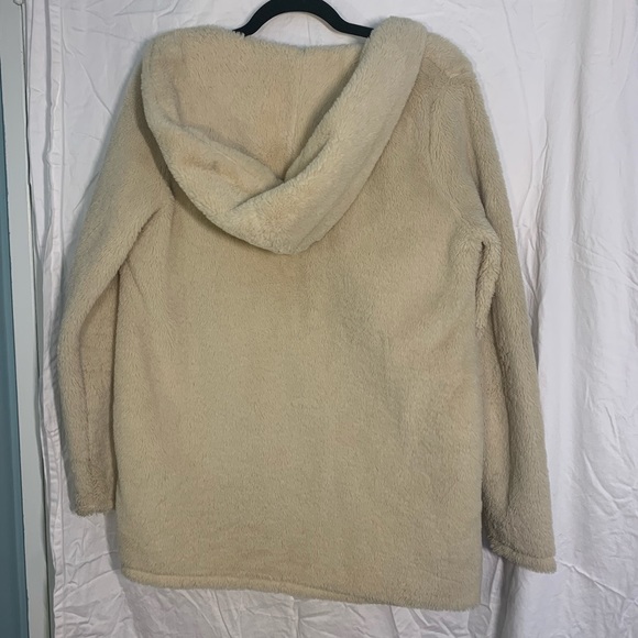 Cream Brandy Melville Faux Fur Jacket - Picture 10 of 12